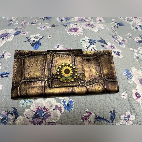 Keep it Gypsy Wallet/Clutch - Picture 1 of 3